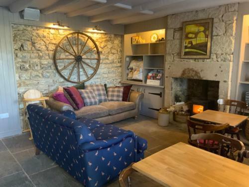 Posada Bird In Bush Elsdon