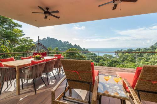 Luxurious 5 Bed 45 Ba Home With Amazing Ocean Views And Private Beach Access