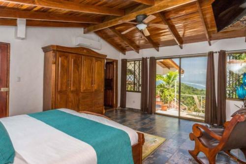 Villa Arturo! 3 Brm, Ocean, Mountain And Town View