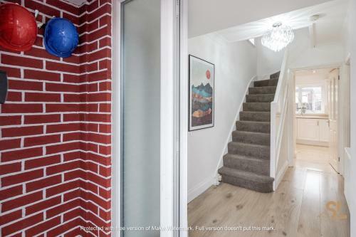 Enfield House By Svelte Living