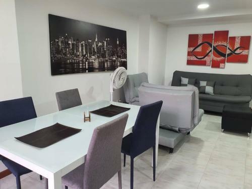 Apartamento 3alc Con Balcon Y Parqueadero Laureles