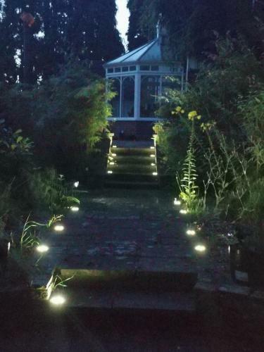 Peaceful Retreat Hideaway Surrey