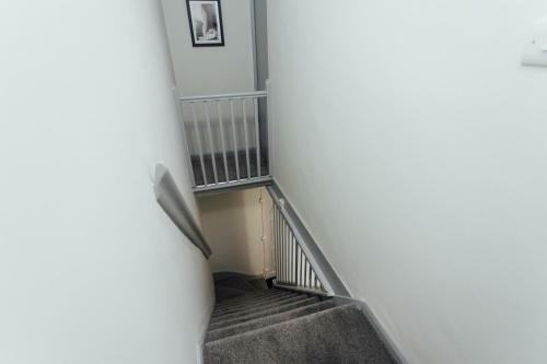 Villa Newly Finished House In Coventry