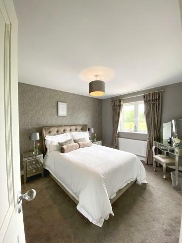Swallow Lane, Enniskillen, Co Fermanagh, 5* Chic