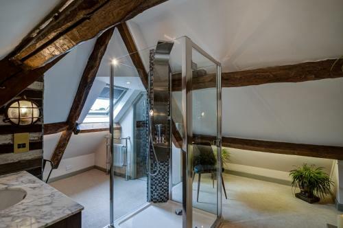 Chic Georgian Town House In Cotswold Town Centre