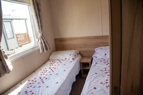 Devon Cliffs Holiday Home