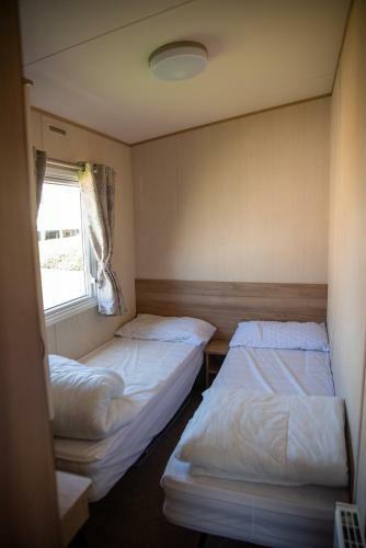 Devon Cliffs Holiday Home