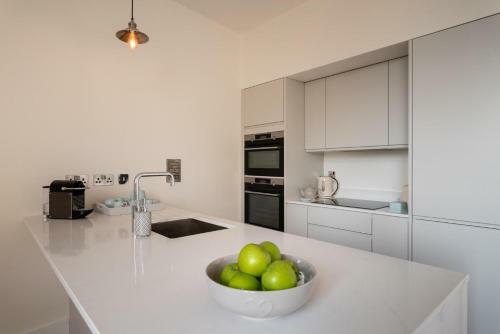 Cathedral View - An Exclusive Private Apartment On Cathedral Green, Exeter