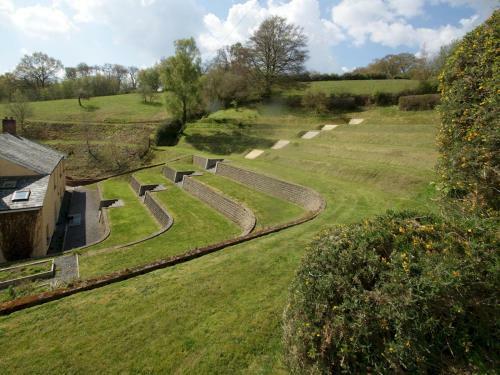 Pass The Keys Stunning, Spacious Farmhouse With Free Parking
