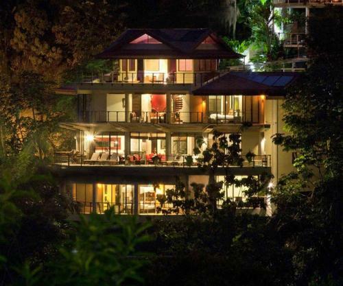 Villa Perezoso Luxury Mansion