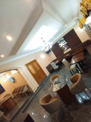 Hostal Jeozi Service Guest House