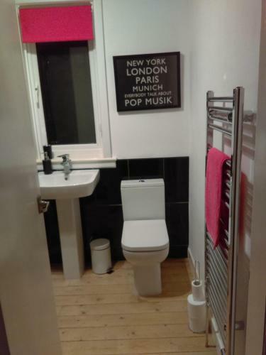 Lowood Cottage