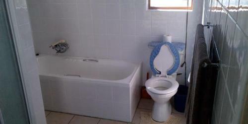 Gansbaai Lodge & Backpackers