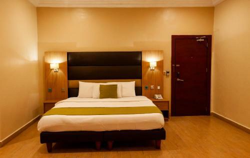 Hotel Genesis Castle