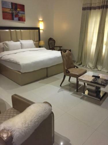 Christine Apartment Hotel Ltd