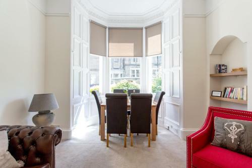Colonial Victorian Apartment, Fab Central Location