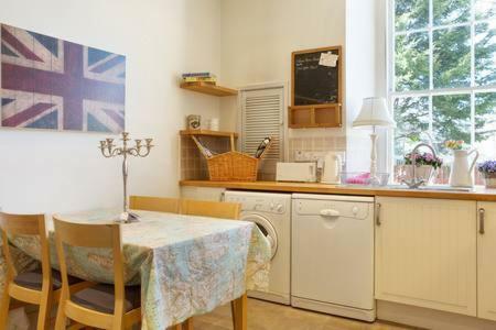 Apartamento Grand & Spacious Central Apt With Wifi