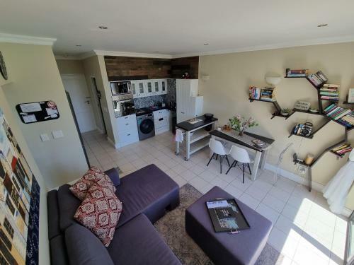 Apartment 18 Gordons Bay Beachfront