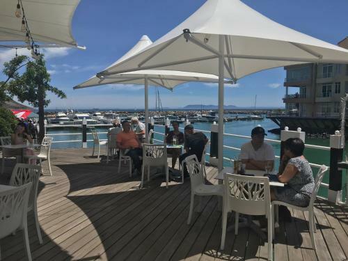 Apartment 18 Gordons Bay Beachfront