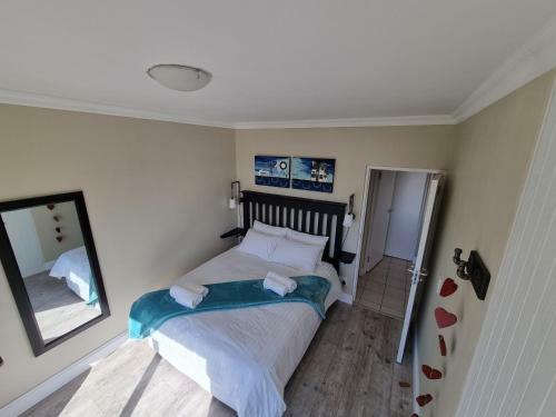 Apartment 18 Gordons Bay Beachfront