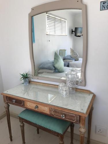 Hostal Bay Breeze Guesthouse