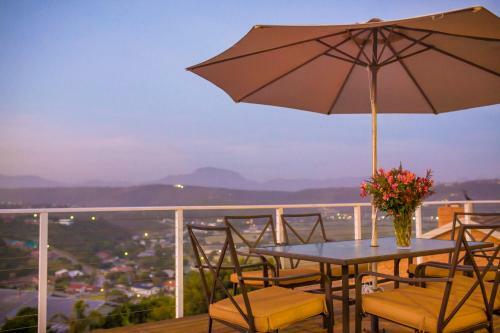 Hostal Four Seasons Guesthouse