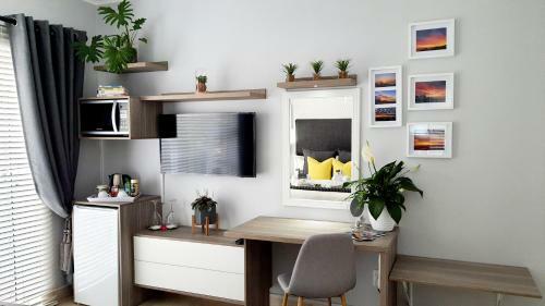 Hostal Amelia's By The Sea