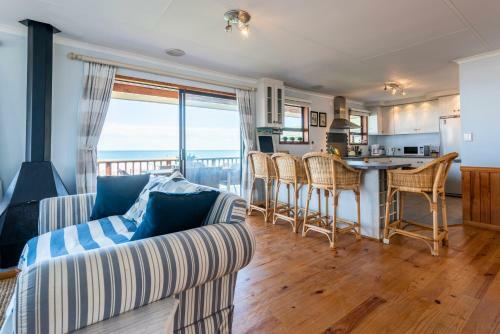 Beach House - Stunning Sea Views - Beach 3 Min Walk