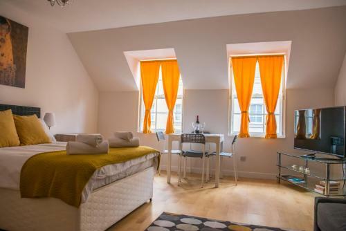 Apartment In Edinburgh With Great View On Castle