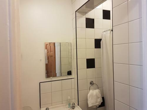 Dalmeny Street Apartment