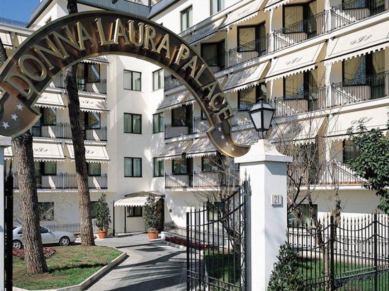 Hotel Donna Laura Palace