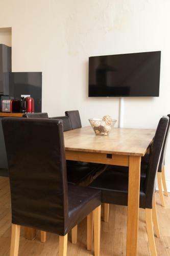 Cozy Apartment Beside Edinburgh Castle!!!