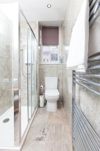 Cozy Apartment Beside Edinburgh Castle!!!