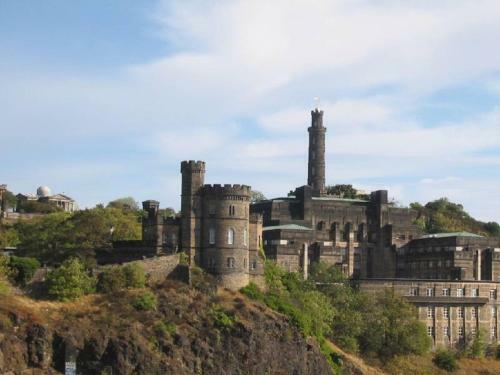 Cozy Apartment Beside Edinburgh Castle!!!