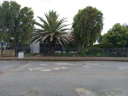 Hostal Golden Elephant Guest House