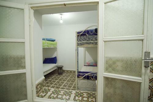 Albergue White And Blue