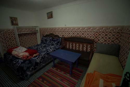 Albergue White And Blue