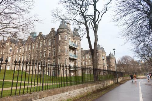 2 Bed Apartment At Quartermile