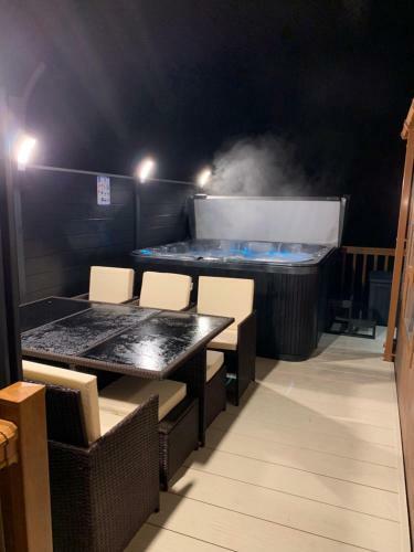 Moonlight Ridge - Luxury Lodge With Hot Tub