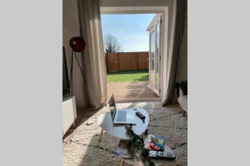 3 Bed Modern Design House Near Beach And Arundel