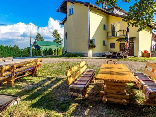 Selak Apartments