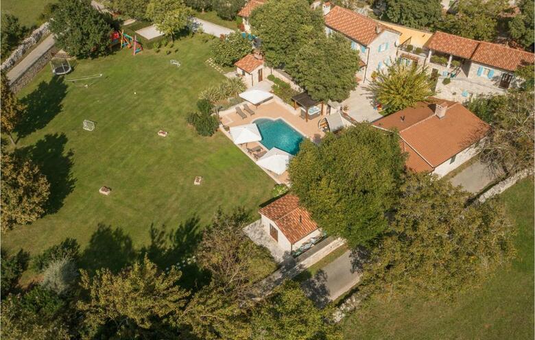 Holiday Home Mohori V