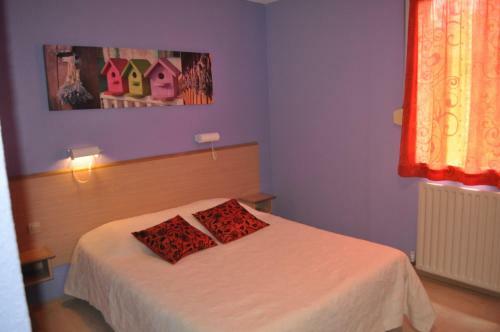 Hotel H�tel Les Lavandins