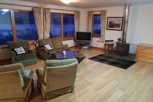 Gasgan. Large Croft House With Amazing Loch Views