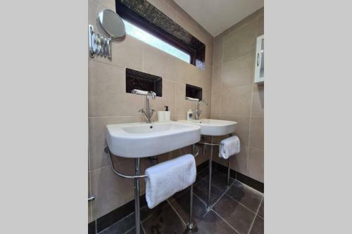 Apartamento Large Entire House By Watford & Harry Potter Studios