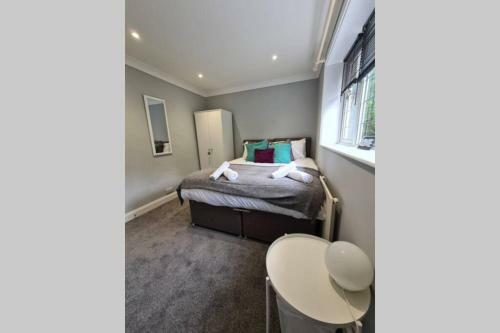 Apartamento Large Entire House By Watford & Harry Potter Studios