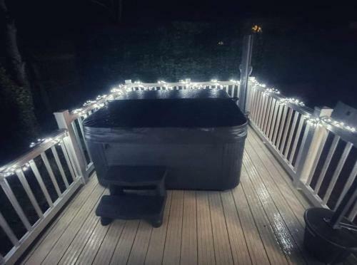 Hillingworth's Hot Tub Retreat