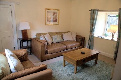 Rosemount Cottage - Highland Cottage