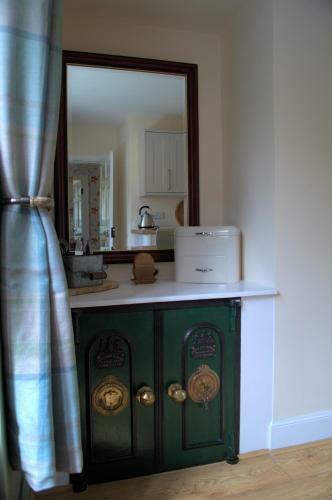 Rosemount Cottage - Highland Cottage