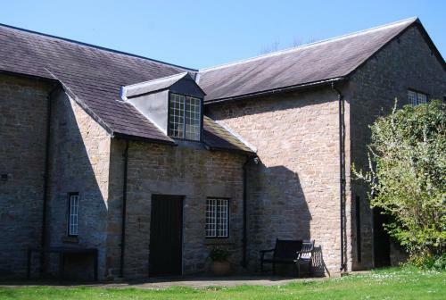 Glanhenwye Courtyard Cottages